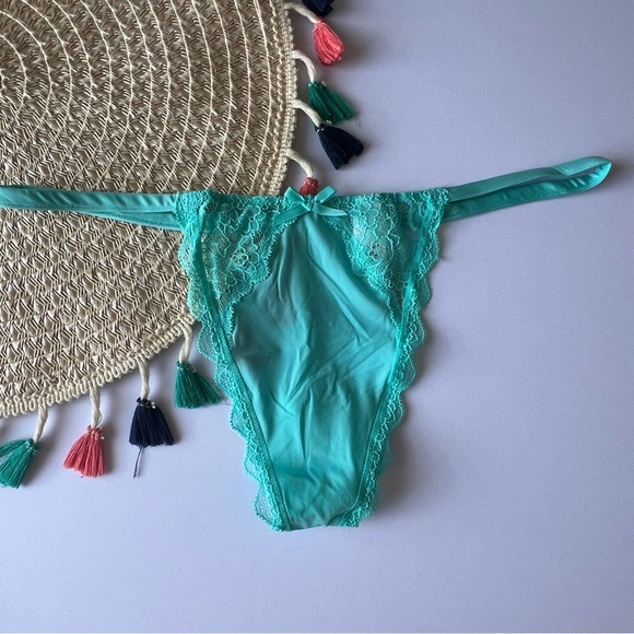 Victoria's Secret Dream Angels Lace-Trim V-String Panty Aquarius Blue Large NEW - Picture 7 of 7